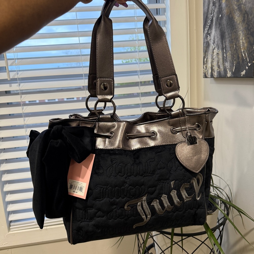 Juicy Couture Vintage Dreams Tote Liquorice/Gunmetal Black Color